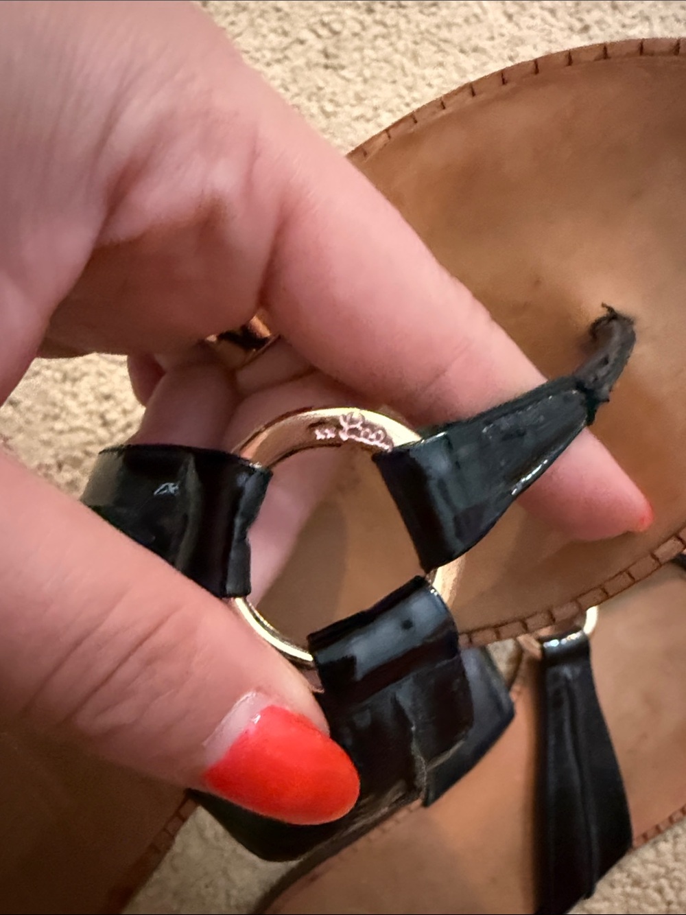 Lilly Pulitzer sandal - Black Shiny strap with gold Ring-Accent - Picture 3 of 5